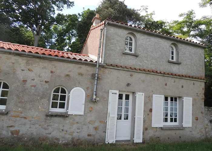 Le Du Petit Plessis *